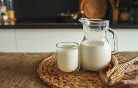 5 negatywnych skutków spożywania mleka